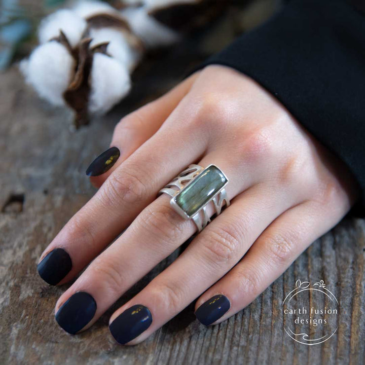 Labradorite Sterling Silver Pebble Ring on Model's Hand